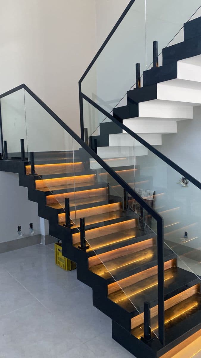 Railing Tangga Stainless & Kaca Tempered - Gambar 1